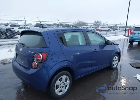 2014 Chevrolet Sonic Ls Auto z USA, uszkodzony, nr VIN 1G1JA6SH9E4211875